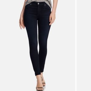 AG • Skinny Jean